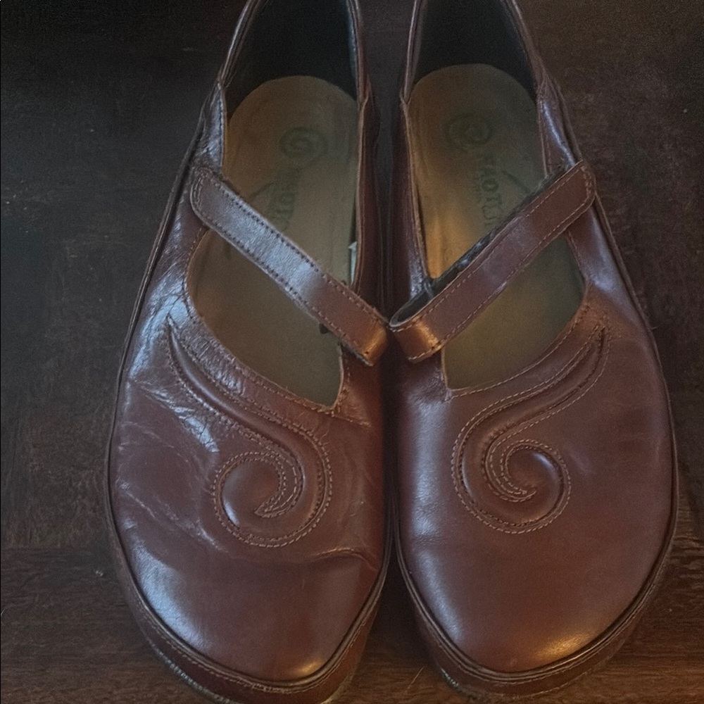Naot Brown Leather Flats with Classic Stitching
